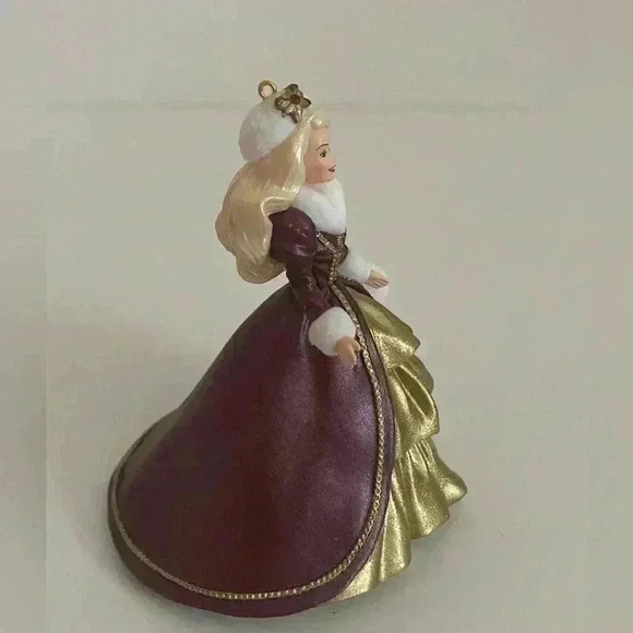 Hallmark Keepsake Ornament Holiday Barbie - Picture 12 of 13